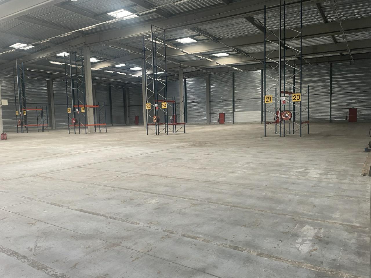 Entrepôt Mer 1081m² Location entrepôt Mer Loir-et-Cher OLLOG2421834 2